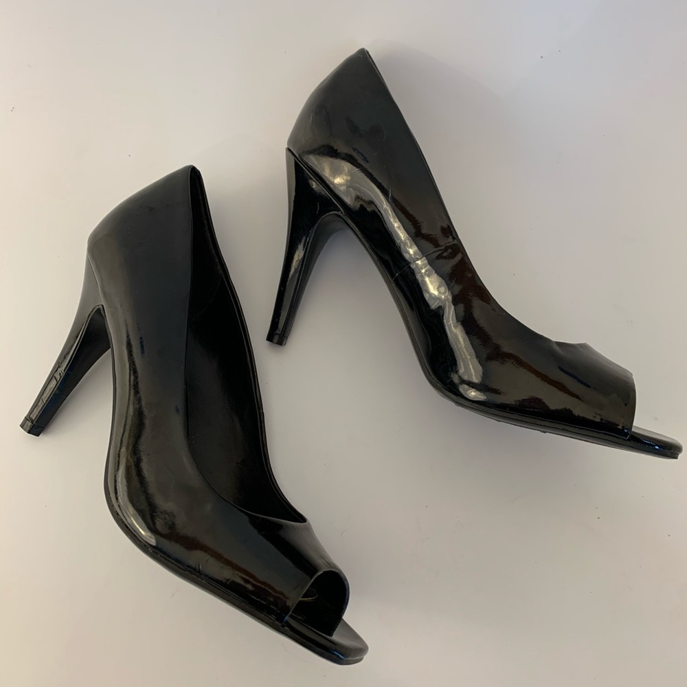 Apostrophe Black Patent Leather Pumps